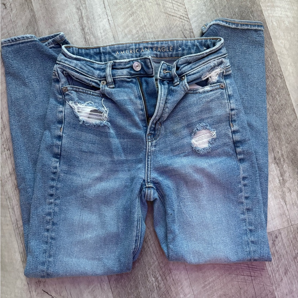 American Eagle Outfitters Women's Light Blue Ripped mom Jeans